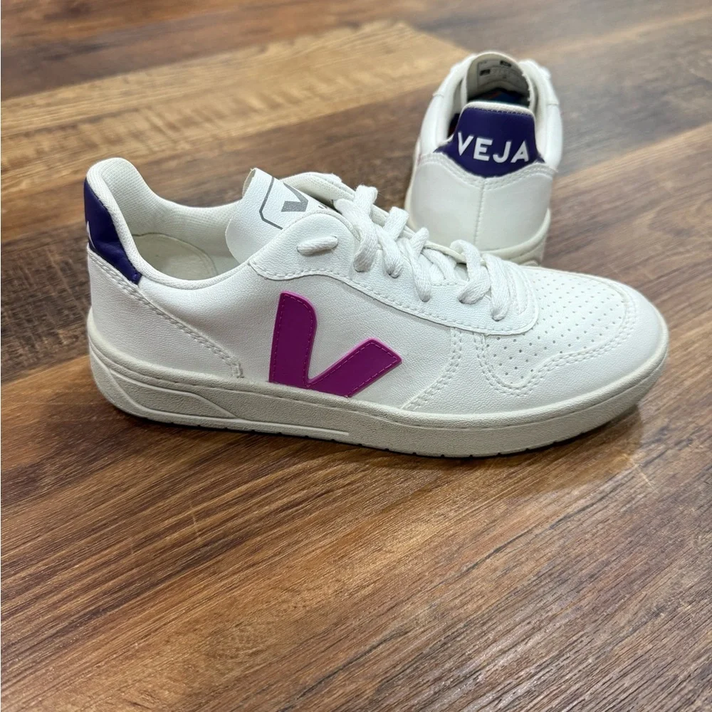 Veja | *RARE* V10 White Ultraviolet Purple Trainer Sneakers
